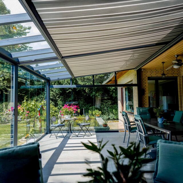 ☀️ Perfekter Schutz, elegantes Design! ☀️

Ein Ort zum Entspannen, bei jedem Wetter. Mit unserer Glasterrassenüberdachung und der Markise bleibt Ihr Outdoor-Bereich immer angenehm, egal ob Sonne oder Schatten. 🌿☀️ 

#Terrassenzeit #OutdoorGenuss #Glasdach #terrassengestaltung #terrassenüberdachung #gartengestaltung #hausbau2025 #glasdach #hausdesign #dashandwerk #außenbereich #präzision